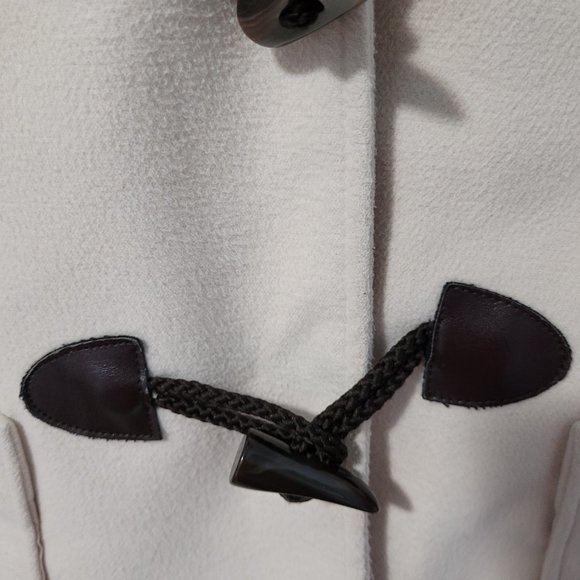 COAT - Picture 3 of 4